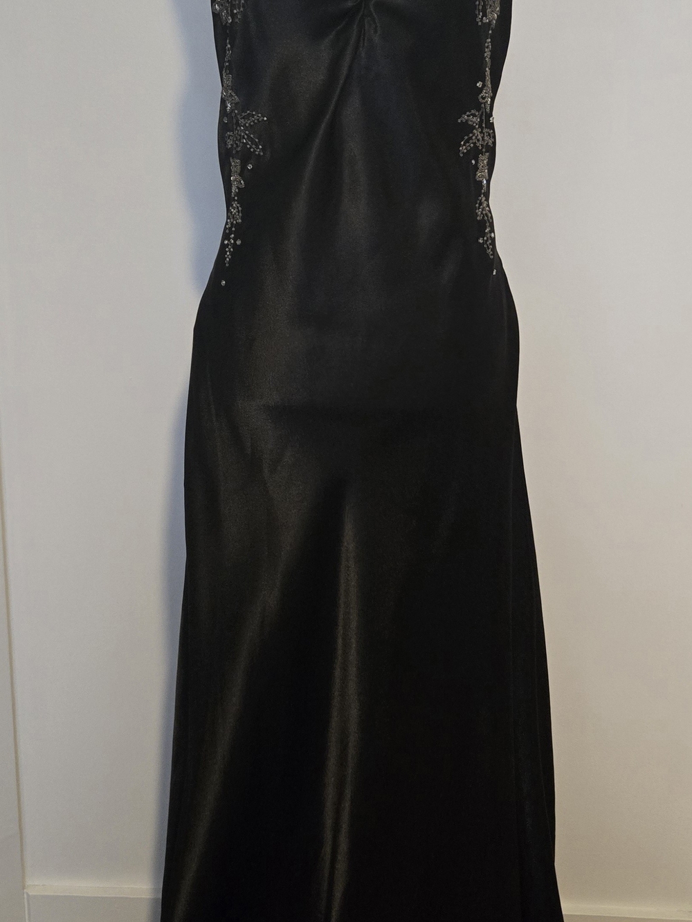 Elegant Black Satin Evening Gown with Beaded Side Detail